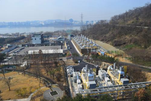 서울 마포구에 준공돼 상업운전을 시작한 노을그린에너지 연료전지발전소 전경
