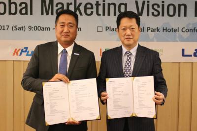주니어 박 TTG 대표(왼쪽)와 이원형 L&S LED대표가 880만달러의 중남미 가로등 교체사업 수출계약을 체결했다.