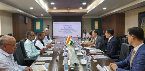한국전력은 지난 10일 ‘한·인도 비즈니스 포럼’ 참석차 방문한 인도에서 인도 국영송전망공사 PGCIL과 ‘에너지신사업 기술협력 MOC'를 체결했다.
