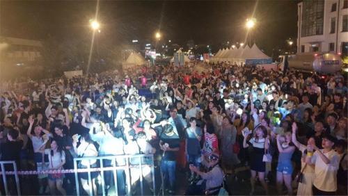 광주광역시가 지난 13일부터 15일까지 5·18민주광장과 국립아시아문화전당 일원에서 개최한 ‘2018세계청년축제’가 방문객수 7만여명을 기록하며 성공적으로 마무리됐다.
