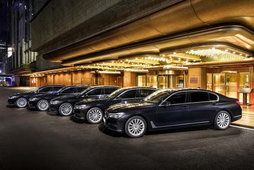 BMW 코리아가 롯데호텔서울과 의전 차량으로 7시리즈 5대를 공급하는 계약을 체결했다. 사진=웰컴어소씨에이츠 제공