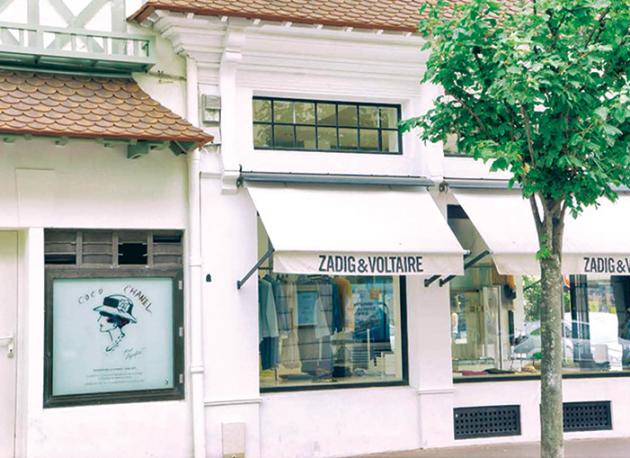 프랑스 도빌의 공토비롱 거리에 있는 코코 샤넬의 숍 전경.
