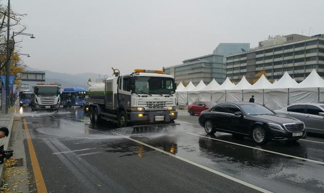서울시는 대규모 재개발‧재건축 사업장중 철거·골조공사가 진행중인 30개소에 대해 8개반을 편성, 12일부터 집중 점검단속을 실시한다고 밝혔다. 