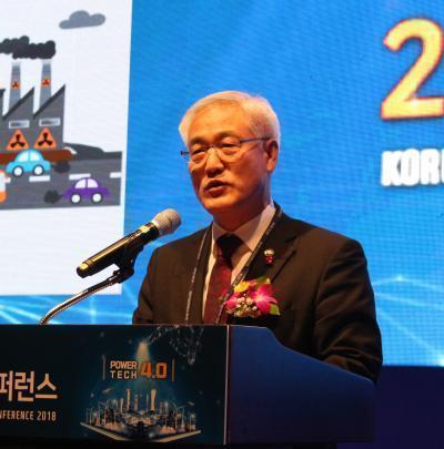 지난 21일 서울 코엑스에서 개최된 ‘발전기술컨퍼런스 2018’에서 김종석 기상청장이 ‘기후변화와 한반도의 미래’를 주제로 기조강연을 하고 있다.
