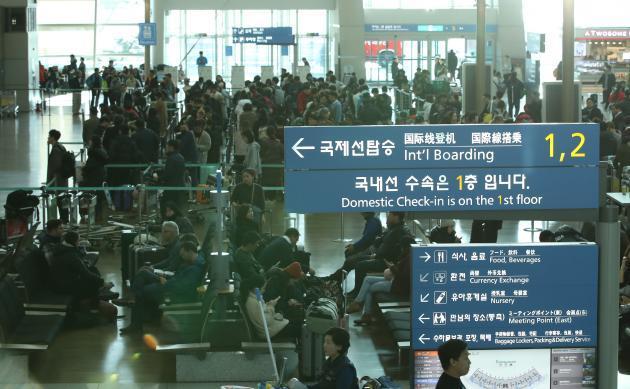 지난해 인천공항공사는 인천국제공항 제2여객터미널 개장 등에 힘입어 전년 대비 10% 증가한 6825만명 수준의 여객을 기록했다. 항공기 운항 역시 38만7499회로 전년 대비 7.6%가량 늘었다.