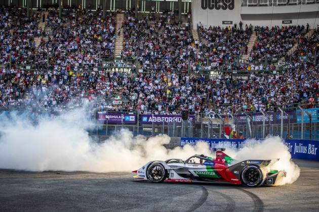 아우디가 최근 멕시코에서 열린 전기차 레이싱 대회 ‘포뮬러E’의 2018-2019시즌 4라운드에서 ‘아우디 e-트론 FE05’로 우승을 차지했다.