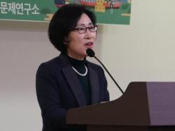 바른미래당 김삼화 의원이 ‘신한울 3·4호기 공론화, 어떻게 할 것인가?’ 토론회에서 인사말을 전하고 있다.