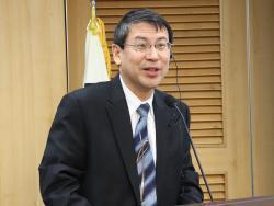 11일 국회에서 열린 '후쿠시마 원전사고 8주기 국제전문가 초청간담회: 후쿠시마의 현재와 대만의 에너지전환 간담회'에서 린즈룬 대만행정원 에너지 및 탄소 저감 담당 부국장이 발표를 하고 있다.