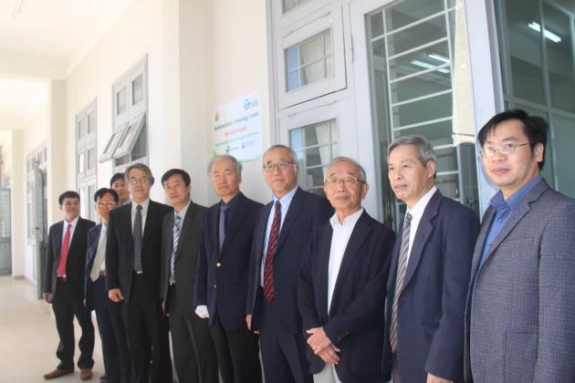 우리나라 원자력 기술자립의 주역들이 모인 글로벌원자력전략연구소(GINIS)가 22일 베트남 달랏대학교에 방사선안전기술센터를 설립했다.