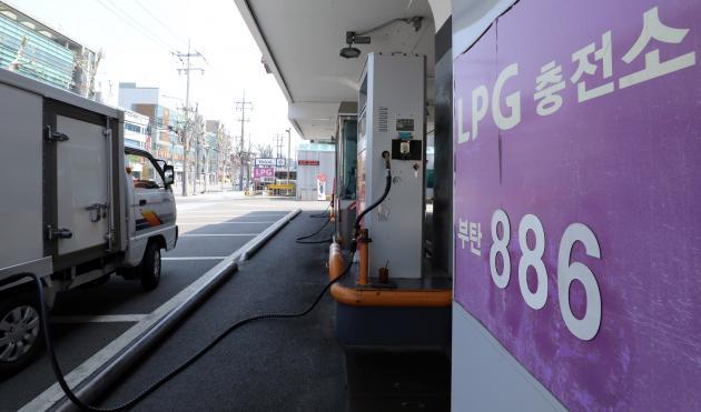 LPG 유통업체인 SK가스, E1 등이 5월 국내 LPG 공급가격을 ㎏당 68원 인상한다고 1일 밝혔다.