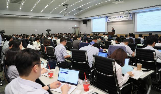 전경련은 17일 전경련회관 컨퍼런스센터에서 '2019 하반기 산업전망 세미나'를 개최했다.