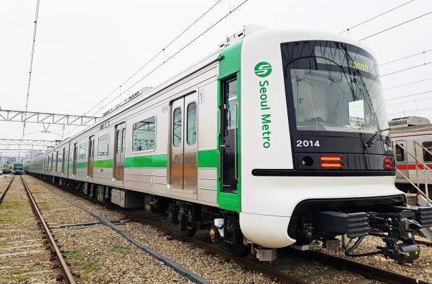 국내 최초로 영속도 회생제동 기술이 적용된 서울시 2호선 열차. 