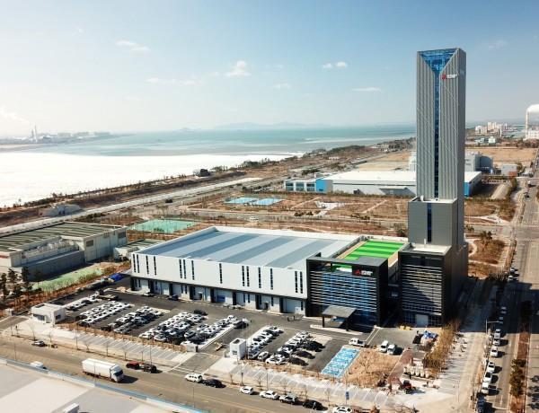 미쓰비시전기주식회사가 인천경제자유구역 송도지구에 건설한 엘리베이터 신공장 전경.