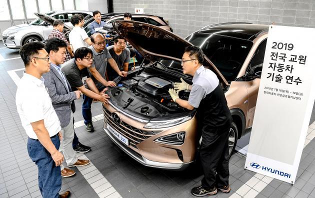 현대차가 1박2일간 천안글로벌러닝센터에서 ‘2019 전국 교원 자동차 기술 연수’를 진행했다.