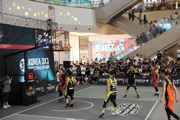 무쏘와 도쿄 다임 팀이 ‘컴투스 코리아 3×3 프리미어리그 2019’ 결승전 경기를 펼쳤다.