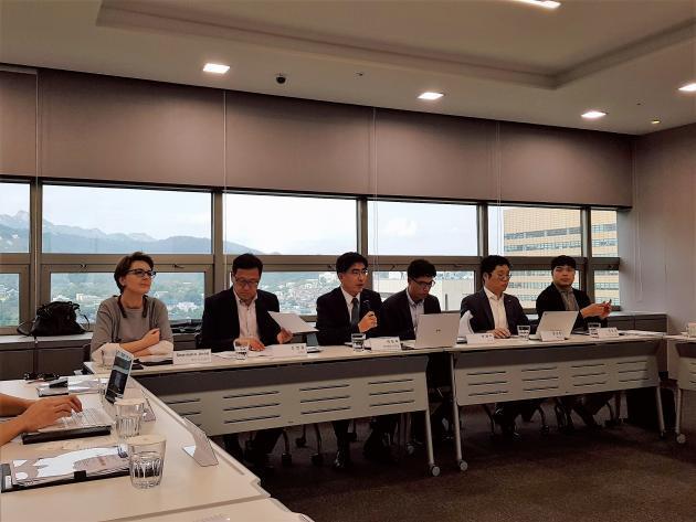 8월 26일 서울 중구 HJBC 광화문센터에서는 기후솔루션이 개최한 두 번째 ‘한-EU 재생에너지 정책 세미나’가 열렸다. 이날 세미나에서는 재생에너지 입지정책과 주민수용성을 두고 EU 전문가들과 국내 관계자들이 토론했다. 