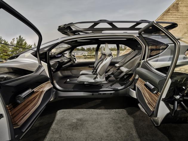 아우디가 ‘2019 프랑크푸르트 모터쇼’에서 전기구동 오프로드 차량 ‘아우디 AI:트레일 콰트로’를 세계 최초로 공개했다.