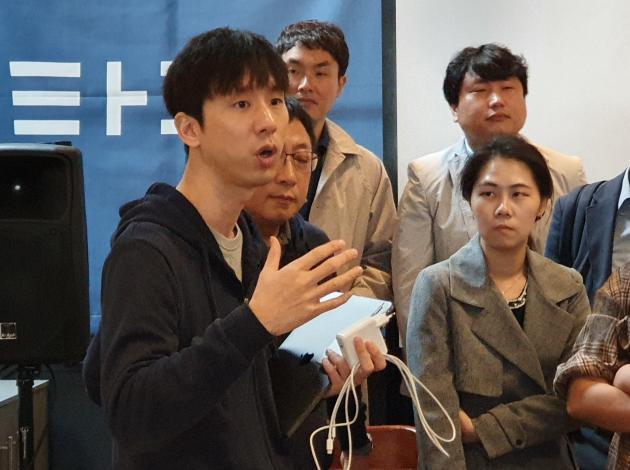 박재욱 VCNC 대표가 7일 오전 패스트파이브 성수점에서 열린 ‘타다, 1주년 미디어데이’에 참석해 질의응답을 하고 있다.