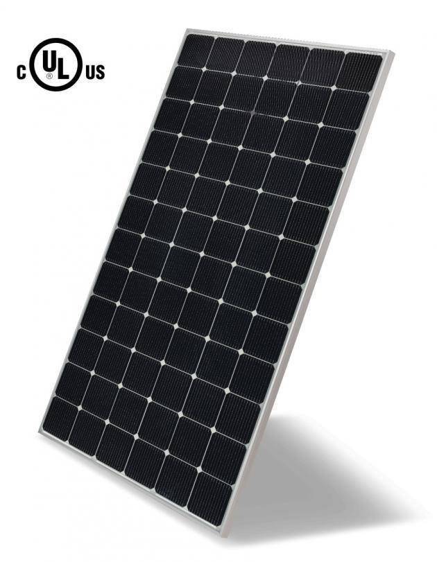 LG전자가 양면발전 태양광 모듈에 대해 국내 최초로 UL 안전 규격 인증을 획득했다. 사진은 'UL1703' 인증을 받은 LG전자 양면발전 태양광 모듈 'G425N2T-V5'.