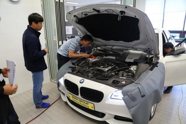 BMW 그룹 코리아가 지난 11일 영종도 BMW 트레이닝 아카데미에서 ‘2019년 외부 수리업체 대상 기술 세미나’를 진행했다.