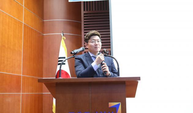 지난 8일 서울 여의도 금융투자협회에서 열린 한국벤처창업학회 추계학술대회에서 장명균 레즐러 대표가 기업가정신 대상을 수상했다.