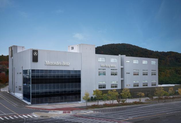 메르세데스-벤츠 코리아가 대전 유성 서비스 센터를 확장 이전해 오픈했다.