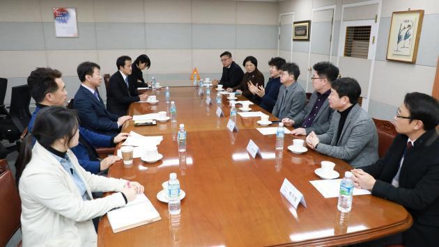 조달청은 22일 서울지방조달청에서 지패스(G-PASS)기업 수출진흥협회 및 기업 관계자들과 간담회를 열었다.      