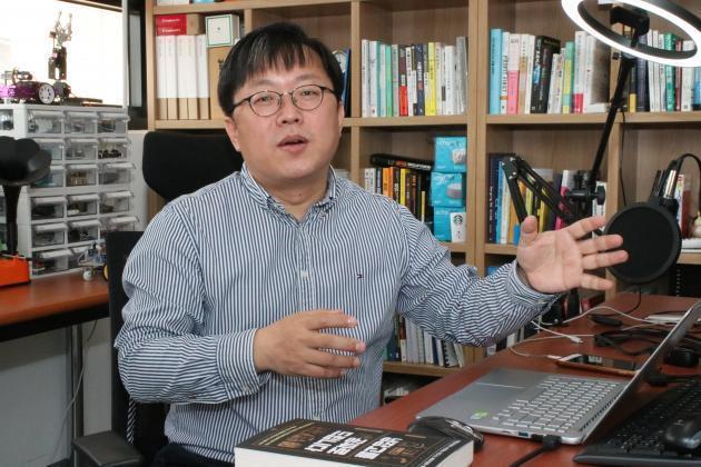 김학용 순천향대 교수는 '유선통신 수준으로 5G 통신요금의 개편이 이뤄져야 한다'고 밝혔다. 