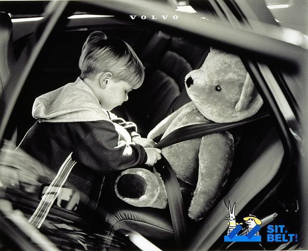 볼보차코리아 지난해 8월 3점식 안전벨트 개발 60주년을 기념해 도로교통공단과 함께 서울 강남 운전면허시험장에서 전좌석 안전벨트 착용 캠페인을 실시했다.