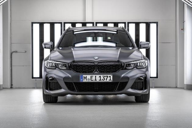 BMW 그룹 코리아가 오는 25일 오후 2시 5분 ‘BMW 숍 온라인’을 통해 ‘M340i 퍼스트 에디션’을 온라인 한정으로 선보인다.