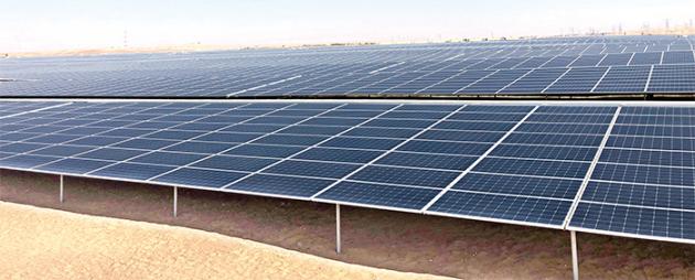 세계 최대 규모의 태양광발전프로젝트 누르(빛) 아부다비 프로젝트의 단지 전경.