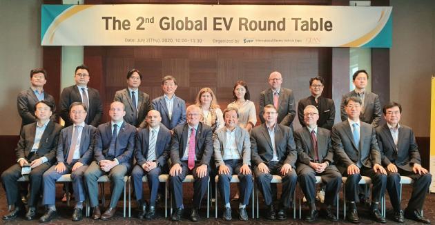 IEVE와 GEAN가 2일 서울 신라호텔에서 ‘제2회 글로벌 전기차(EV) 라운드 테이블’을 개최했다.