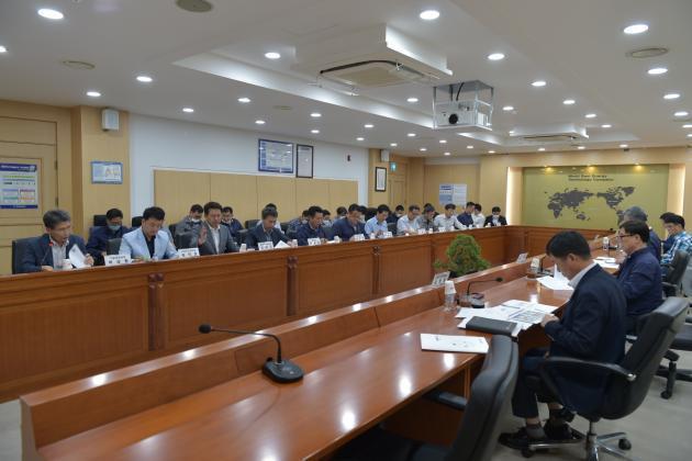 한국가스기술공사는 3일 대전 유성구 본사에서 정부의 K-뉴딜 추진 정책목표 달성을 위해 전사적 역량을 집중하는 전략경영회의를 개최했다.