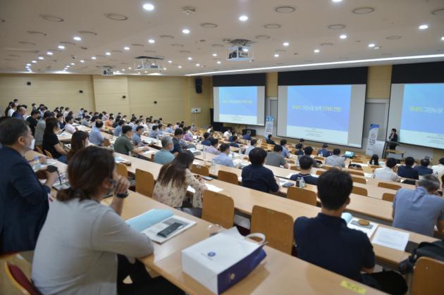 한국가스기술공사는 7일 서울 동작구 중앙대학교에서 임직원 150여명의 참석한 가운데 ‘한국가스기술공사형 K-뉴딜 사업개발 워크숍’을 개최했다.