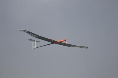 LG화학 리튬황 배터리가 탑재된 항공우주연구원의 태양광 무인기 EAV-3가 테스트 비행을 하고 있다.