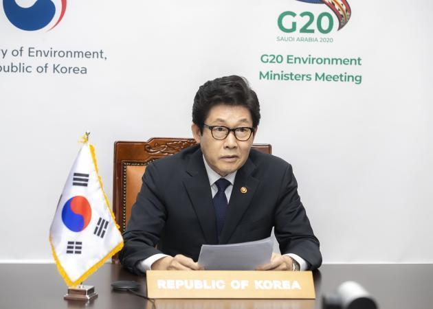 조명래 환경부 장관이 지난 16일 오후 화상회의로 진행된 'G20 환경장관회의'에 참석해 발언하고 있다.
