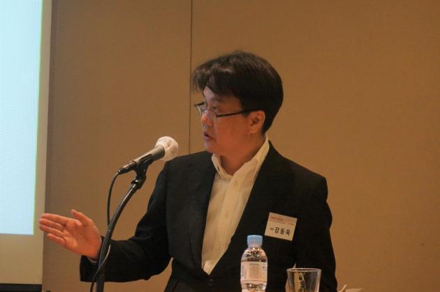 강동욱 제일전기공업 대표가 6일 기자간담회에서 코스닥 상장 이후의 회사 비전과 목표에 대해 설명하고 있다. 