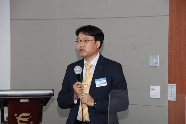 양훈철 LS전선 배전연구소장이 10일 엘리시안 강촌에서 열린 한국전선공업협동조합의 '2020 전선 리더스포럼'에서 주제발표를 하고 있다.