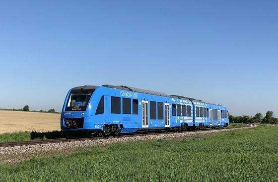 독일에서 시범 운용 중인 수소연료전지 열차 코라디아 아이린트(Coradia iLint).
