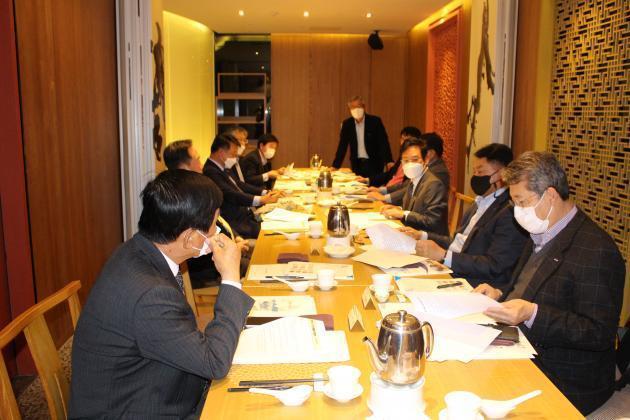전기관련 단체장들이 16일 서울 강남구 오크우드호텔에서 열린 전기관련단체협의회 제28차 회의에서 전기산업발전기본법 제정 방안 등을 놓고 논의하고 있다. 
