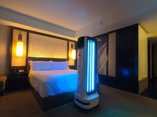美 현지시간 21일 열린 ‘Best of CES: NEXT BIG THING’ 행사에서 LG전자는 ‘LG 클로이 살균봇’이 호텔 객실을 살균하는 장면을 실시간으로 시연했다. 