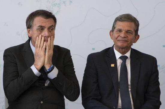 자이르 보우소나루 브라질 대통령(왼쪽)과 호아킨 실바 에 루나 페트로브라스 신임 CEO.