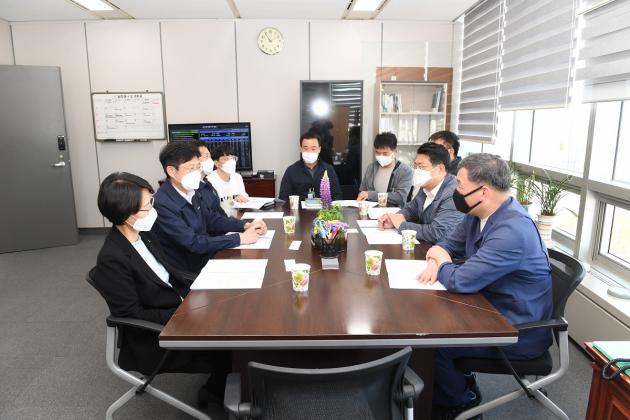 오규석 기장군수와 기장군 관계자들은 24일 대전시 소재 한국철도공사를 방문해 기장군 내 KTX이음 신설(정차)역 유치를 건의했다.