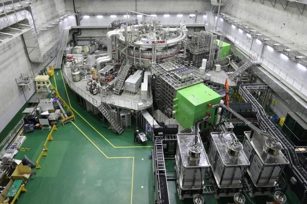 한국핵융합에너지연구원에 설치 운영중인 초전도핵융합연구장치(KSTAR) 모습.