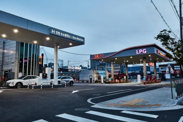 SK가스가 인천 남동구에 구축한 LPG와 수소 충전이 모두 가능한 SK행복충전 논현충전소.