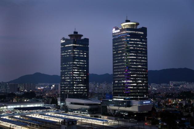 대전광역시에 있는 국가철도공단 본사 사옥의 모습