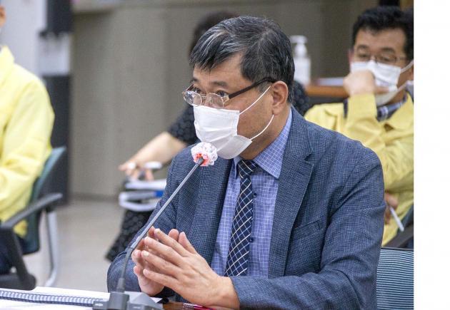 김종용 박사는 대덕구 지역에너지위원회 위원장으로 활동 중이다. 지난 5일 열린 지역에너지 계획 수립 최종보고회에서 인사말을 하고 있다.