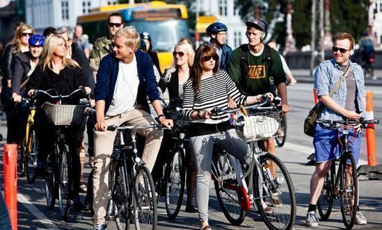 덴마크 코펜하겐 시민들이 자전거를 이용해 출근을 하고 있다. 제공=코트라  