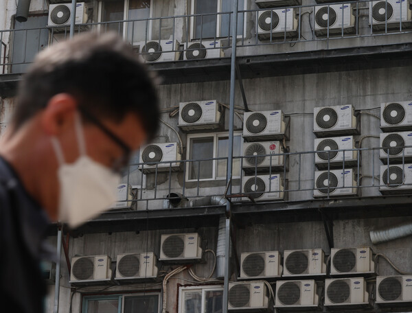 서울 한 건물에 설치된 에어컨 실외기 모습(사진=연합뉴스 제공)
