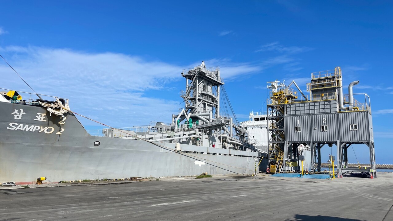 비산먼지 차단” 삼표시멘트, 제주항에 시멘트 전용선 투입 < 탄소중립 < 기사본문 - 전기신문